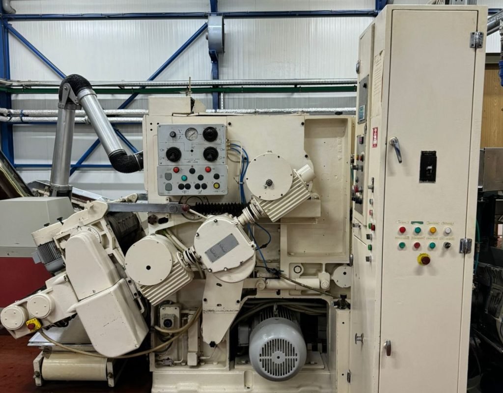 01 - Tobacco Cutting Machine